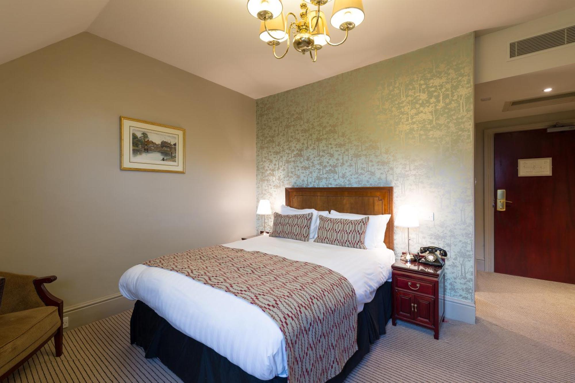 The Crown Manor House Hotel Lyndhurst Esterno foto